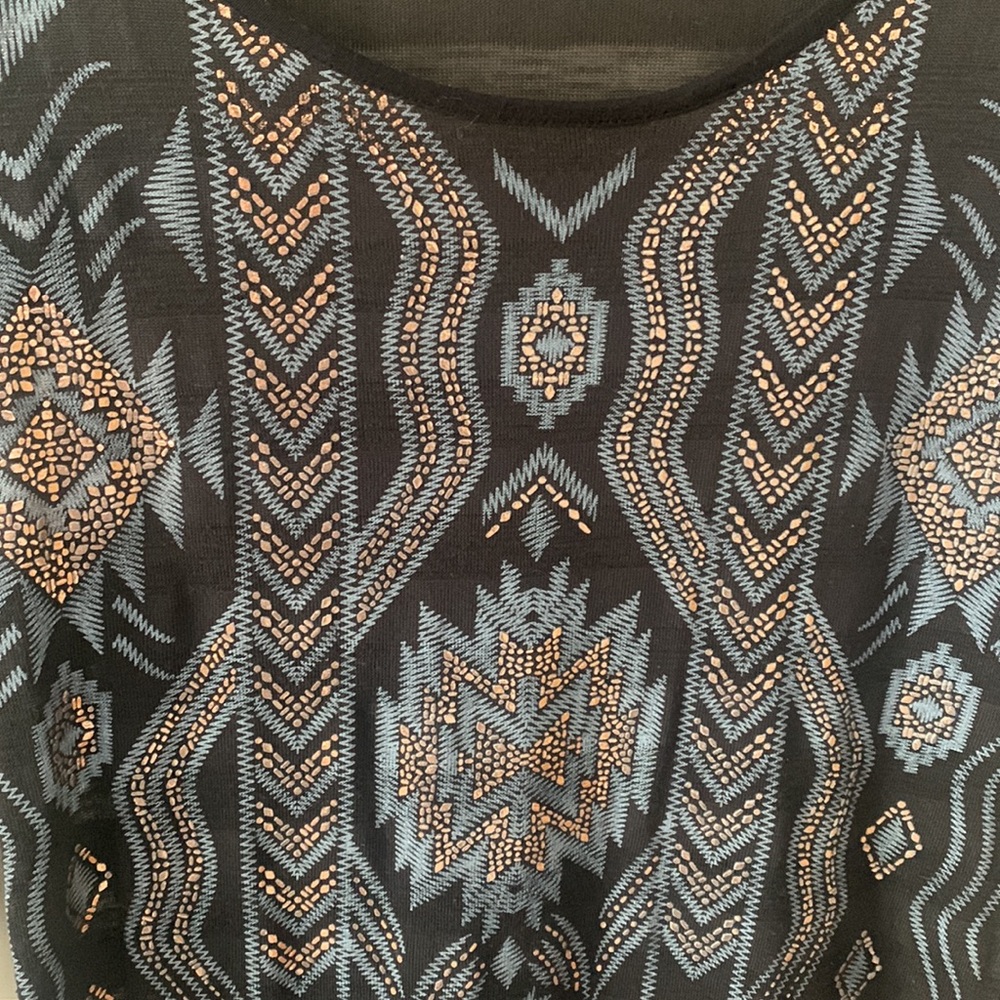 Aztec Top - Picture 3 of 3